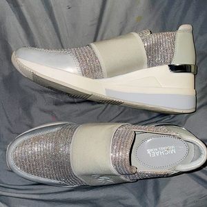 MK Michael Kors size 7.5